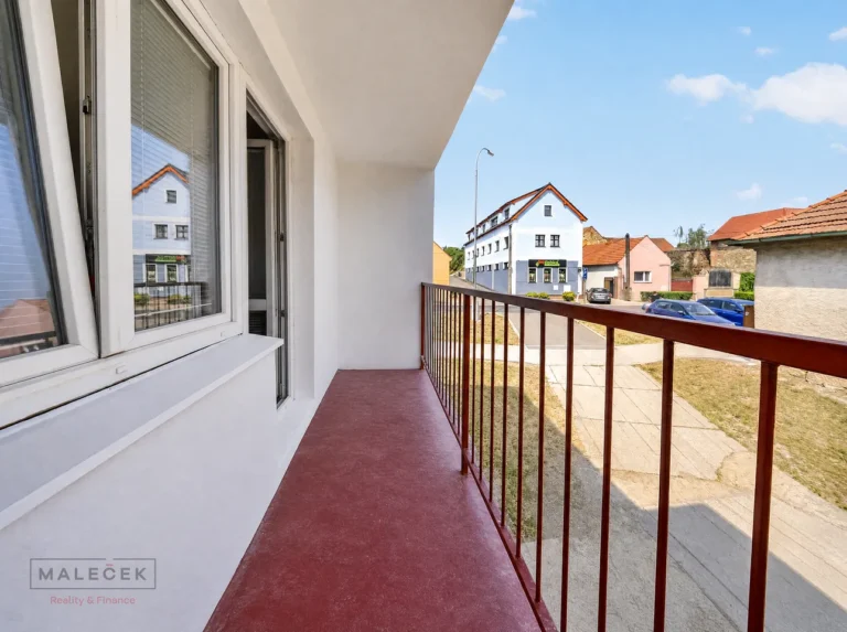 Byt_Cernuc_balkon